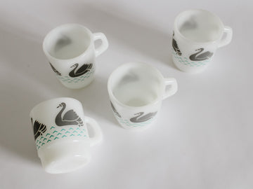 Termocrisa Milk Glass Swan Mug Set